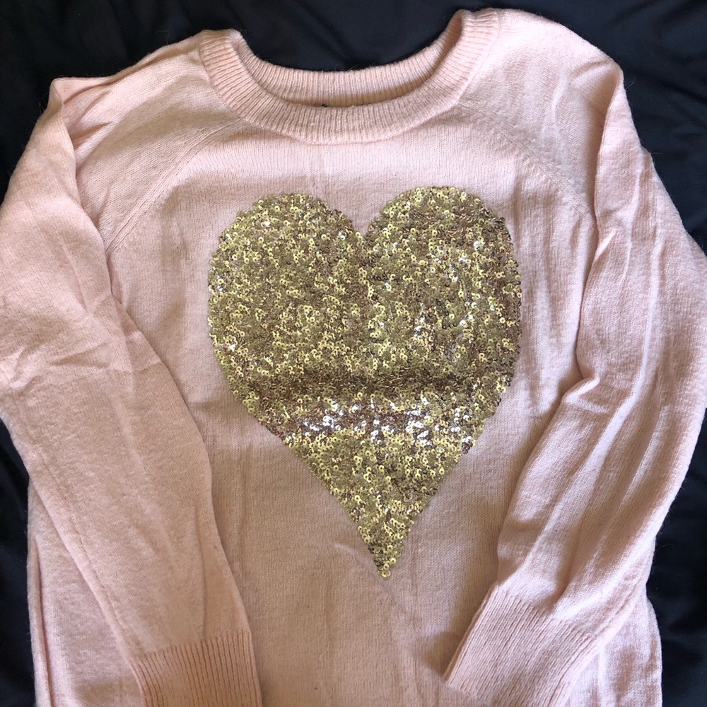 Light pink sweater with gold sequin heart